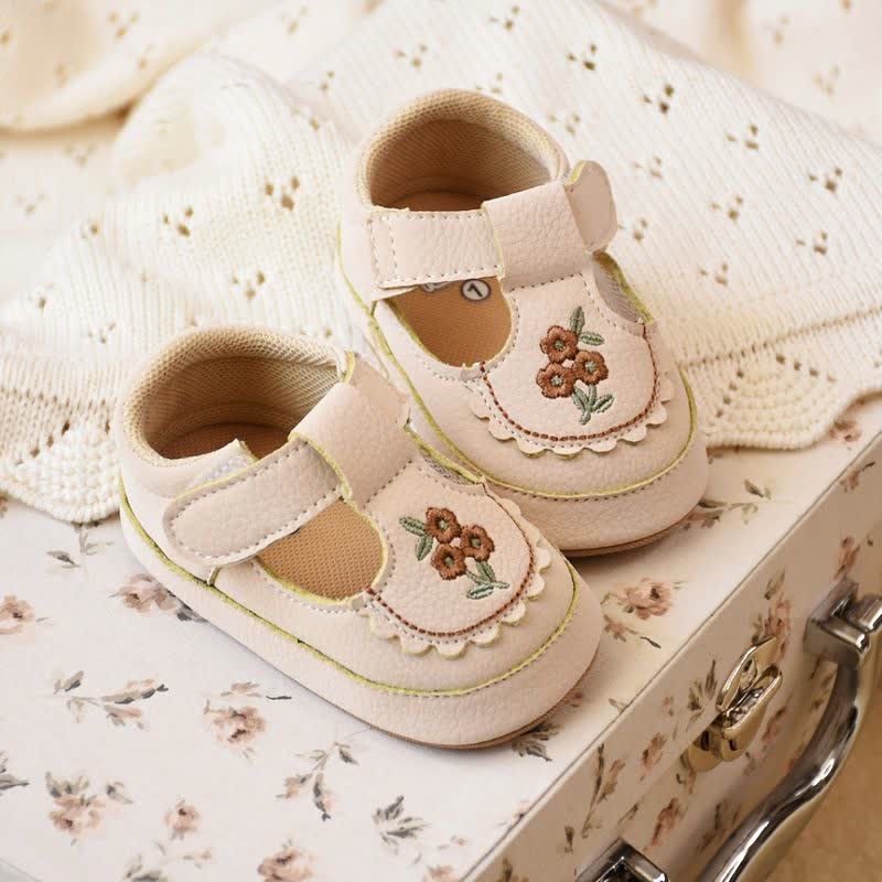 پاپوش کد A216 گلدوزی کرم